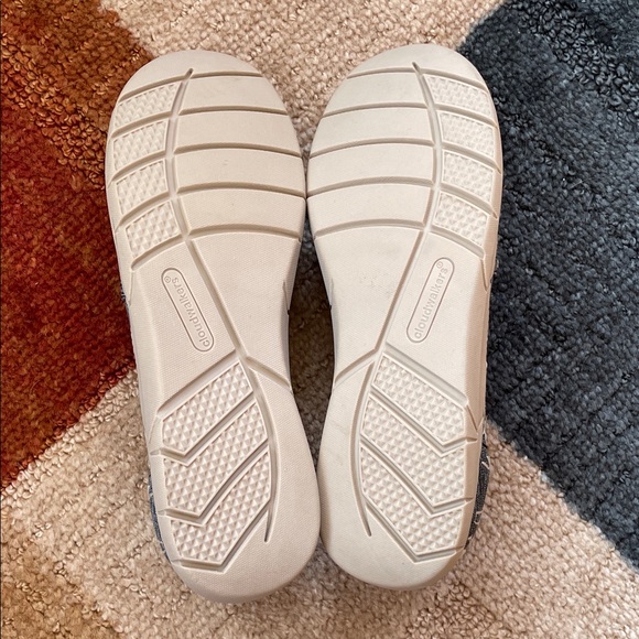 Cloudwalkers by Avenue, Gray with Ivory Embroidery Slip-On Shoes, Kirstie 11W - Picture 4 of 14